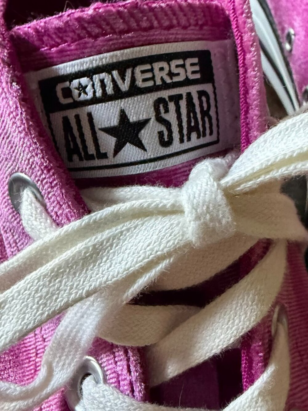 Converse Chuck Taylor Pink Sapphire velvet All Star low tops size 8.5 unworn - Picture 3 of 10